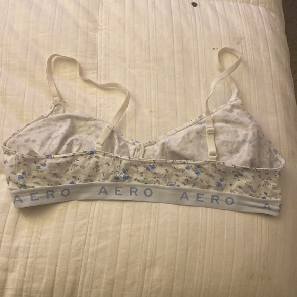 Aero XL soft sports bra with removable pads, no wires. Hand wash pads by hand. - Picture 3 of 6